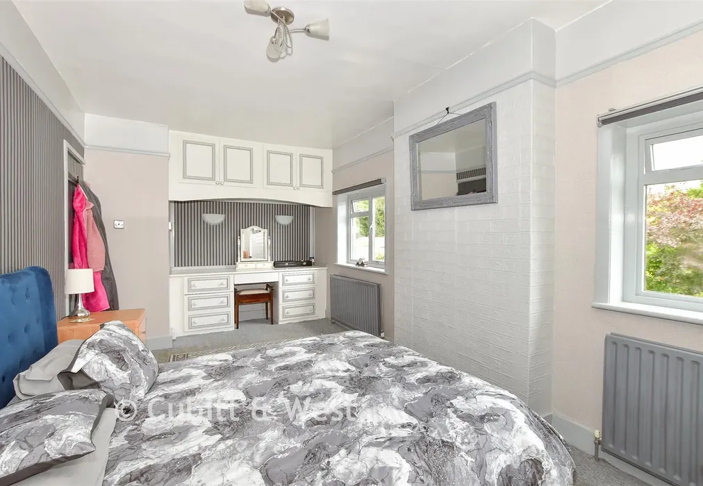 Bedroom 1 - Rotherfield Lane, Mayfield, East Sussex - Wards of Kent
