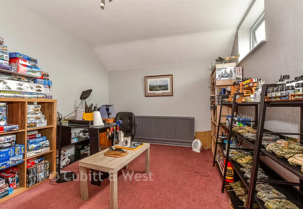 Bedroom 2 - Rotherfield Lane, Mayfield, East Sussex - Wards of Kent