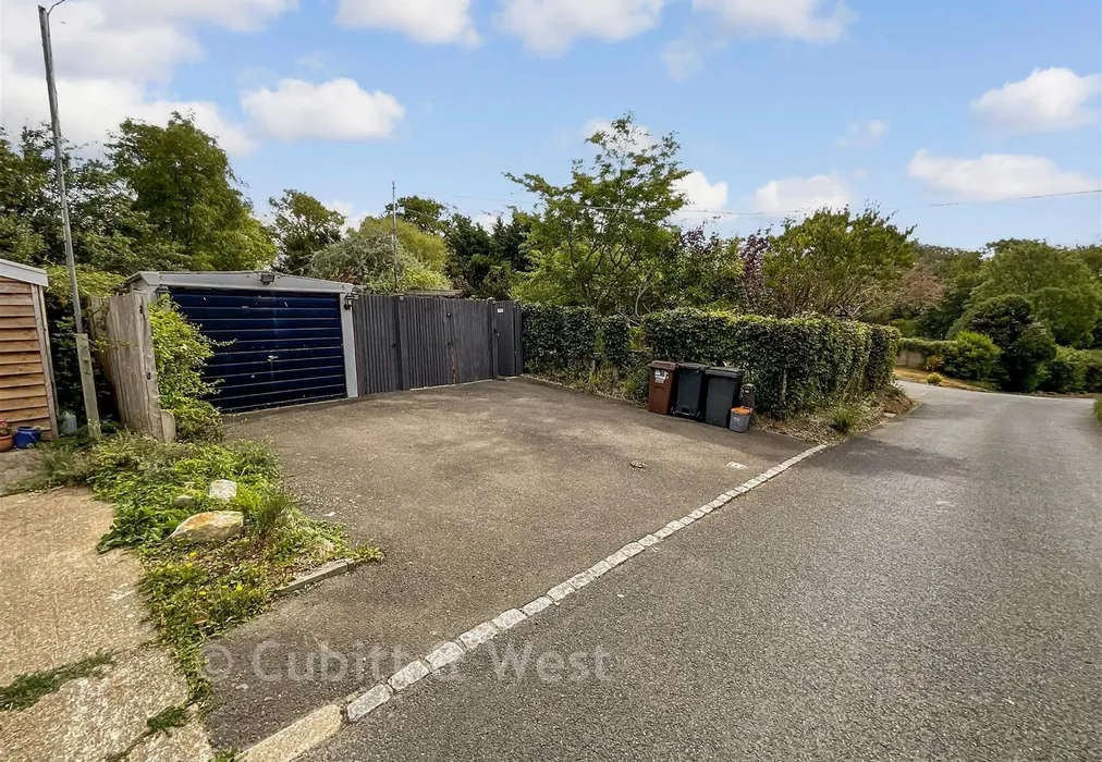 Garage/Parking - Rotherfield Lane, Mayfield, East Sussex - Wards of Kent