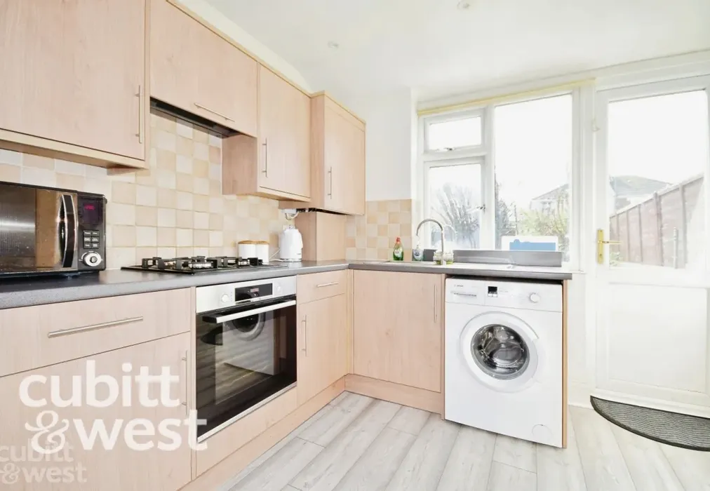  - AVAILABLE WITH NO DEPOSITAmberley Road Portsmouth PO2 - Wards of Kent