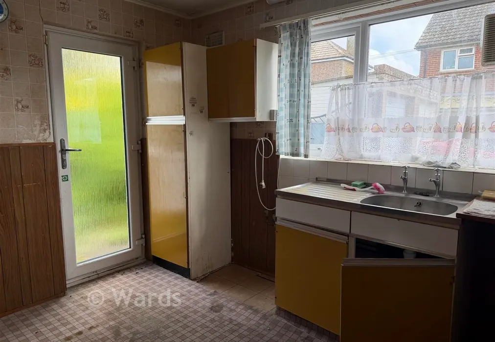Kitchen - Freemans Road, Minster, Ramsgate, Kent - Wards of Kent