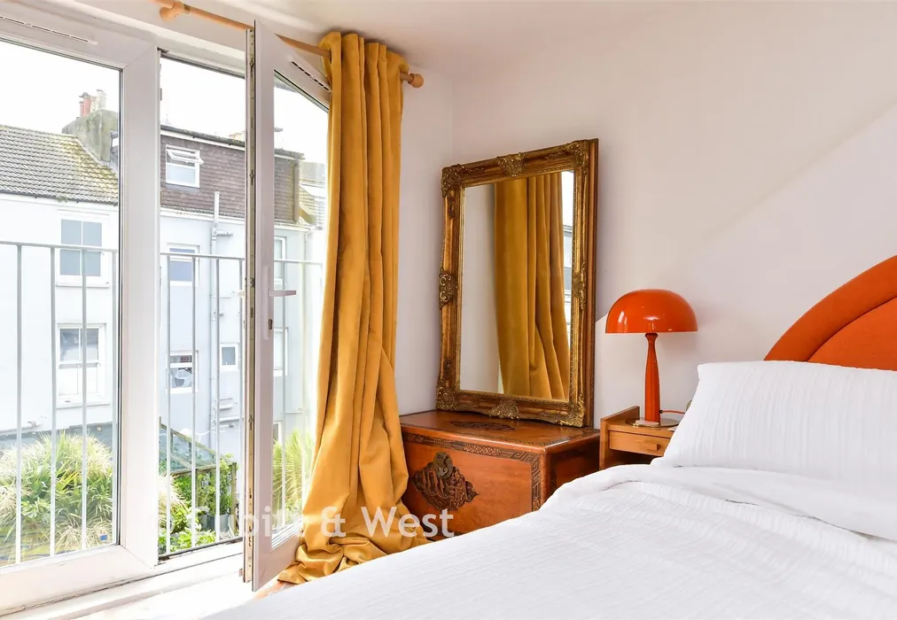 Internal Lifestyle Photograph - Islingword Street, Brighton, East Sussex - Wards of Kent