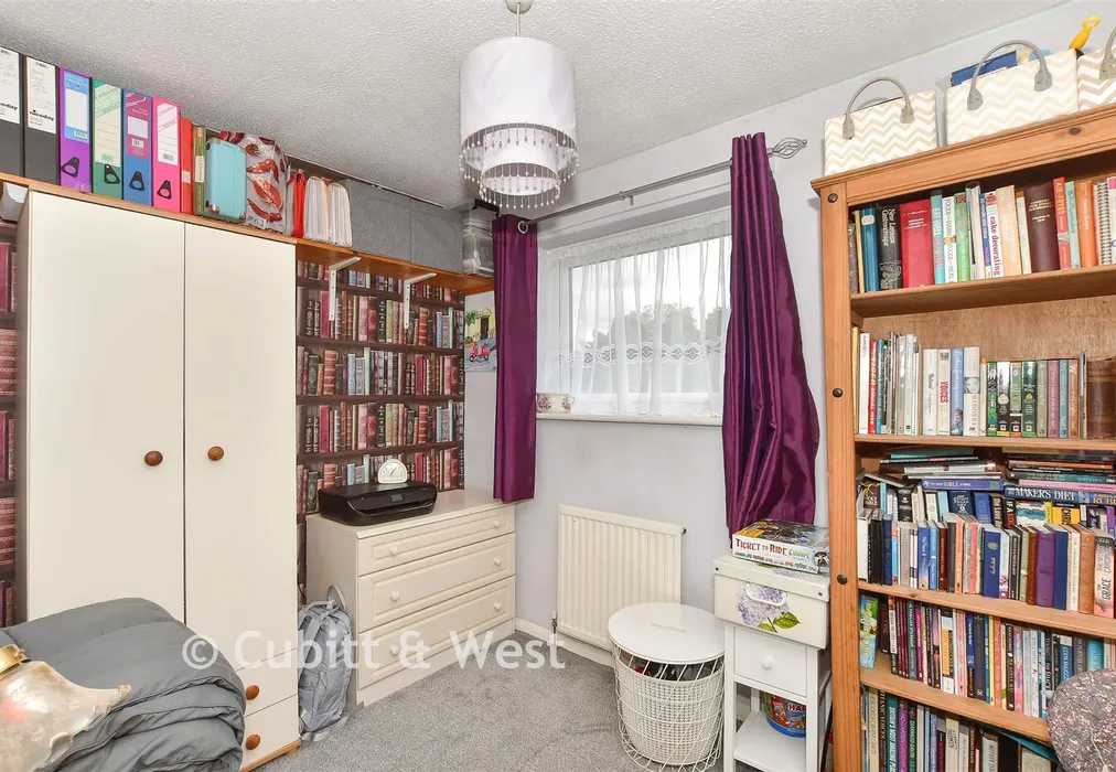 Bedroom 3 - Silver Birches, Haywards Heath, West Sussex - Wards of Kent