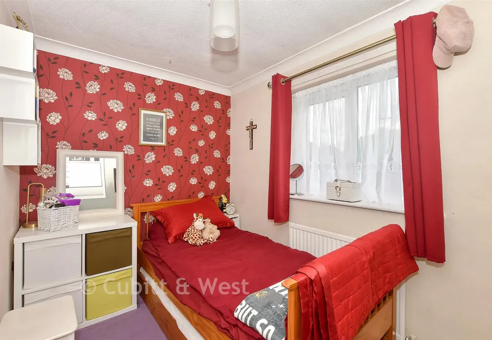 Bedroom 2 - Silver Birches, Haywards Heath, West Sussex - Wards of Kent