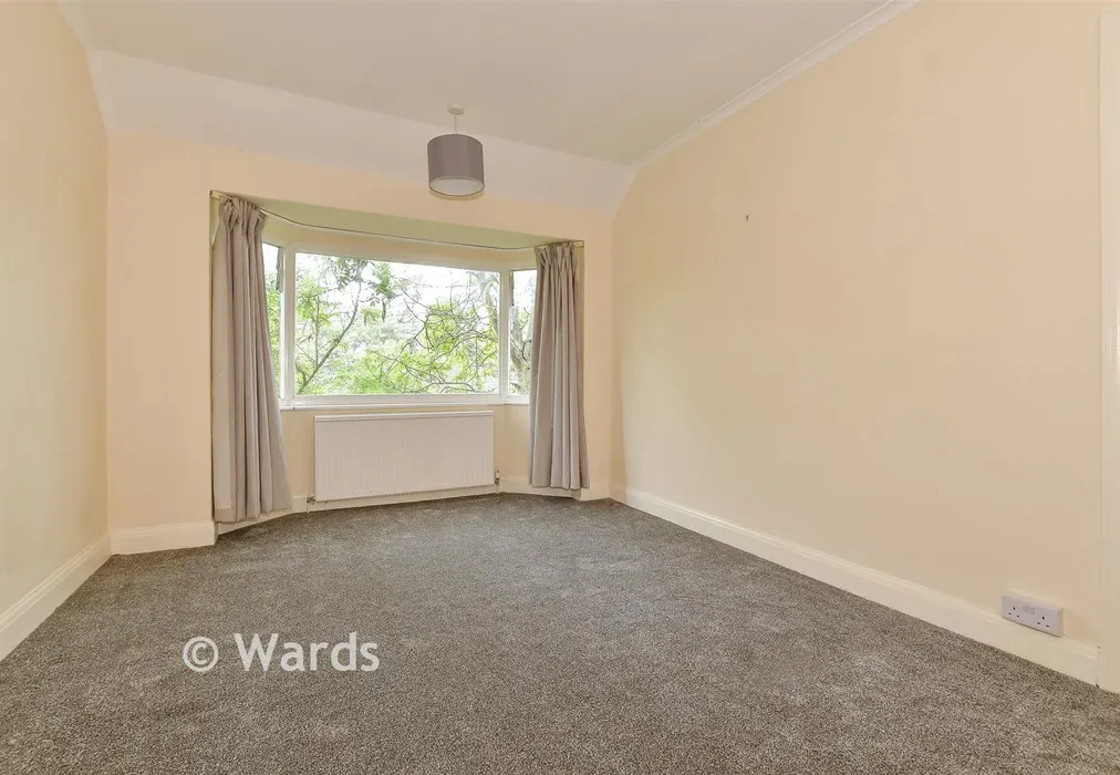 Bedroom 1 - Old Park Avenue, Canterbury, Kent - Wards of Kent