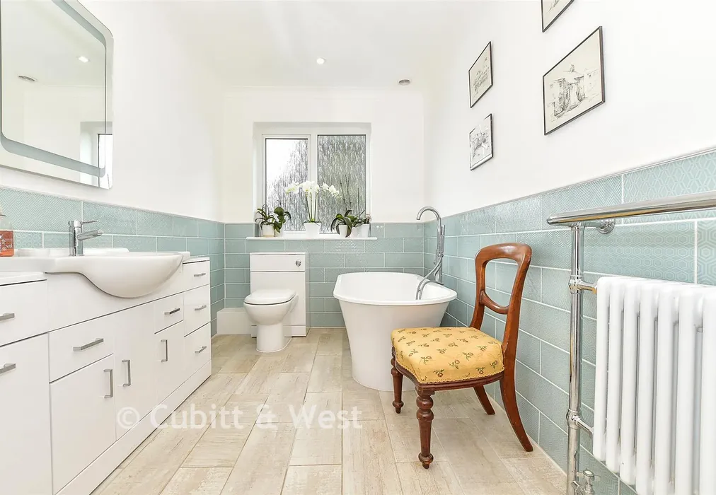 Bathroom - The Street, Selmeston, East Sussex - Wards of Kent