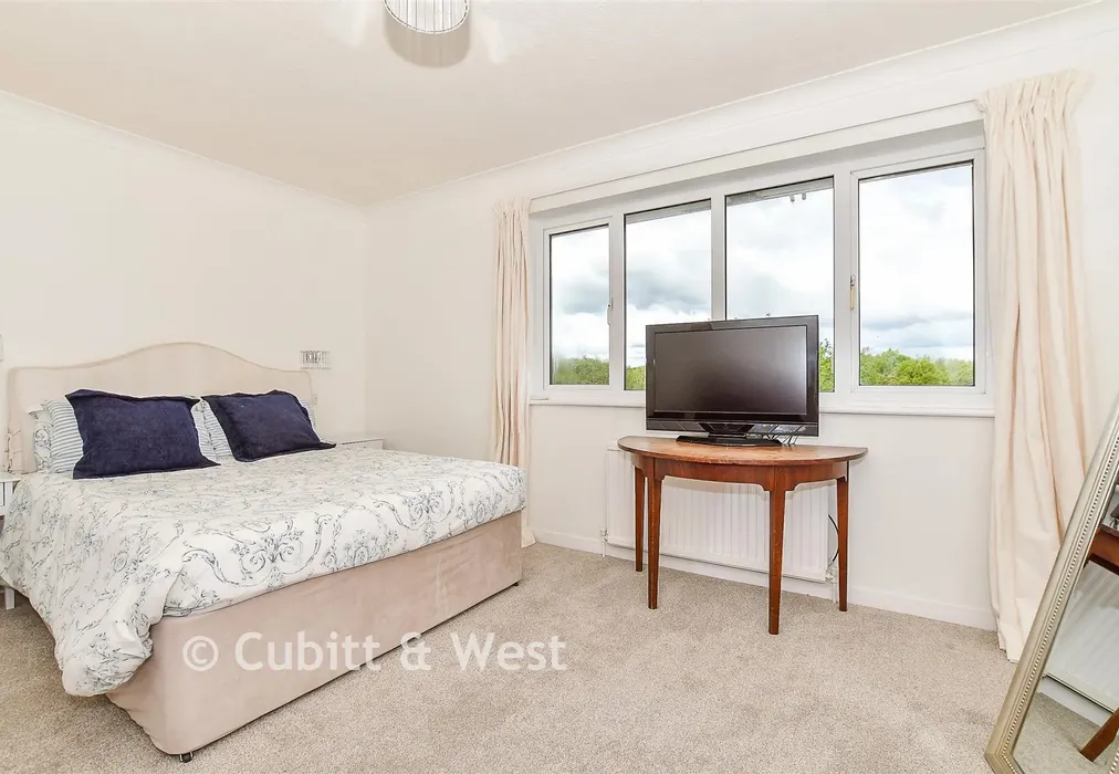 Bedroom 1 - The Street, Selmeston, East Sussex - Wards of Kent