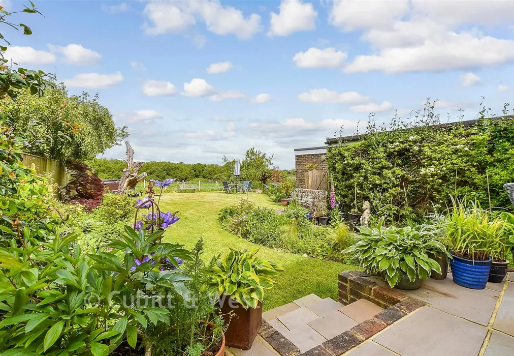 Rear Garden - The Street, Selmeston, East Sussex - Wards of Kent