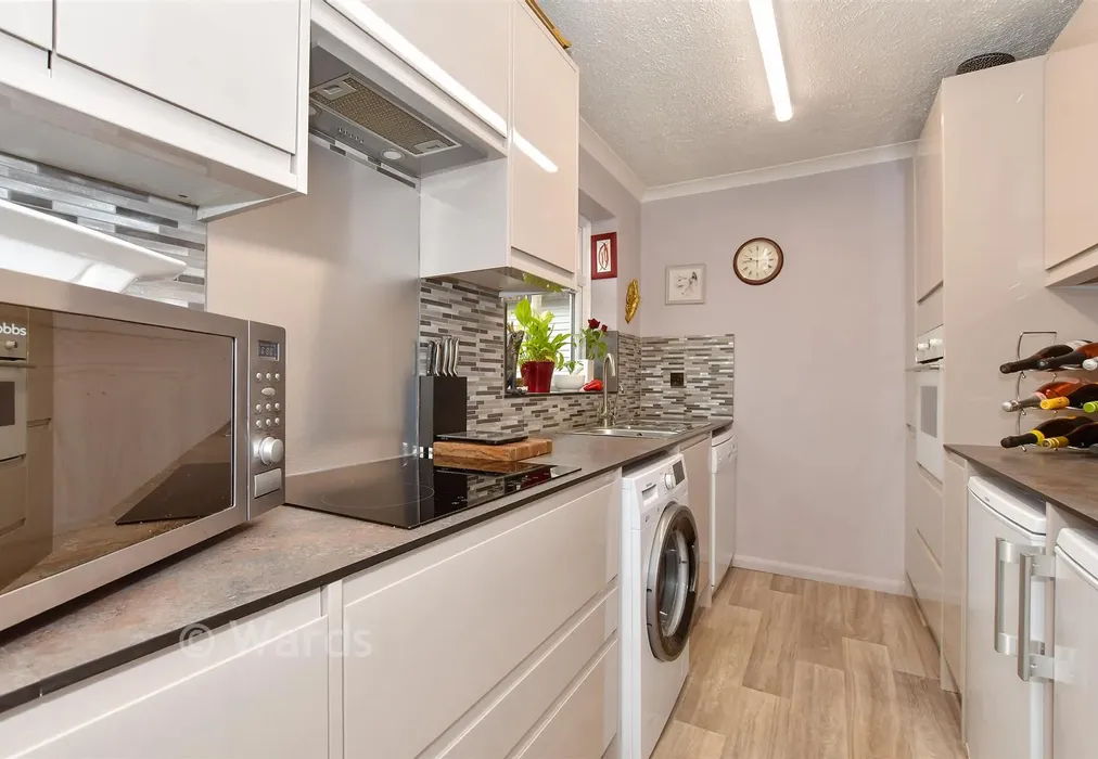 Kitchen - Hogben Close, Lyminge, Folkestone, Kent - Wards of Kent