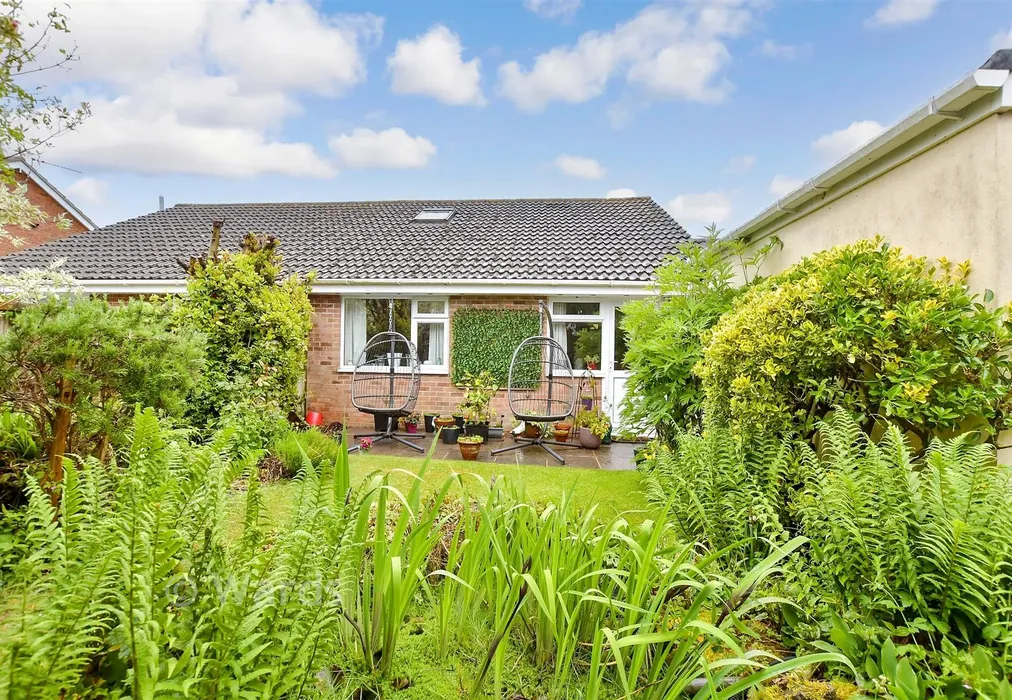 External Lifestyle Photograph - Hogben Close, Lyminge, Folkestone, Kent - Wards of Kent