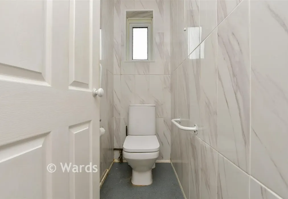 Separate Toilet - Marlborough Close, Broadstairs, Kent - Wards of Kent