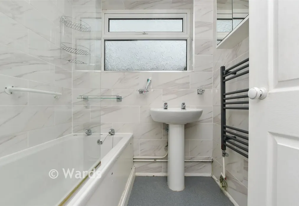 Bathroom - Marlborough Close, Broadstairs, Kent - Wards of Kent