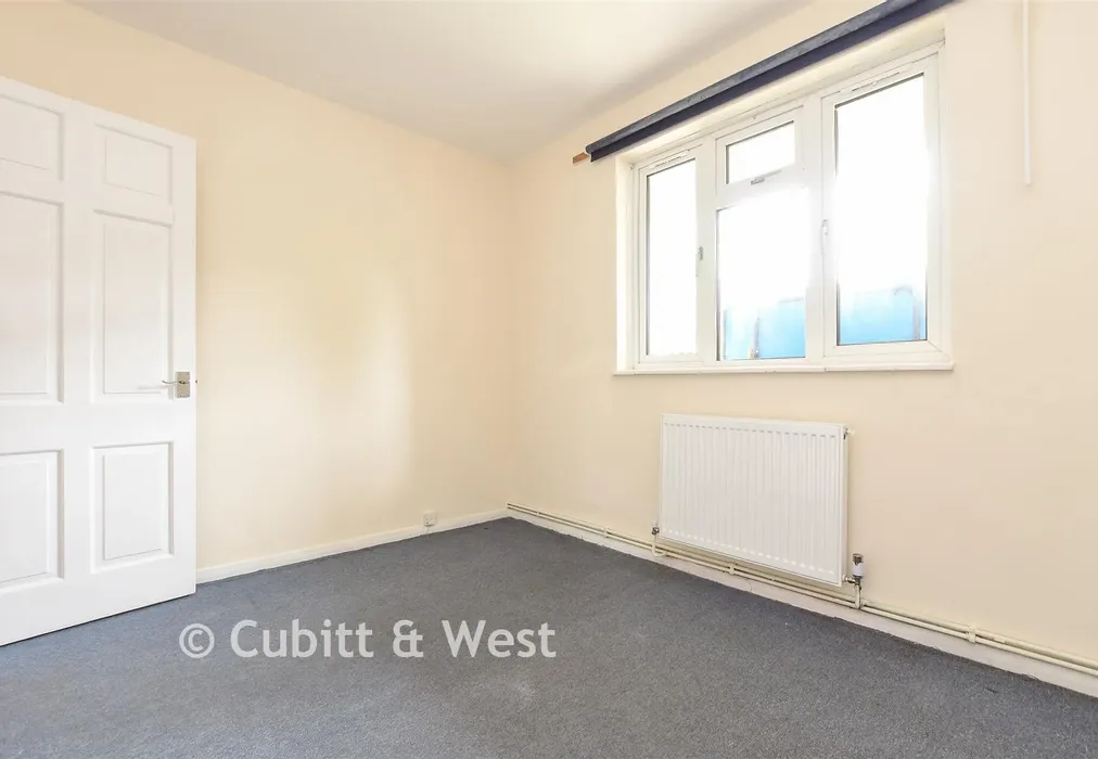 Bedroom 2 - Radstock Way, Merstham, Surrey - Wards of Kent