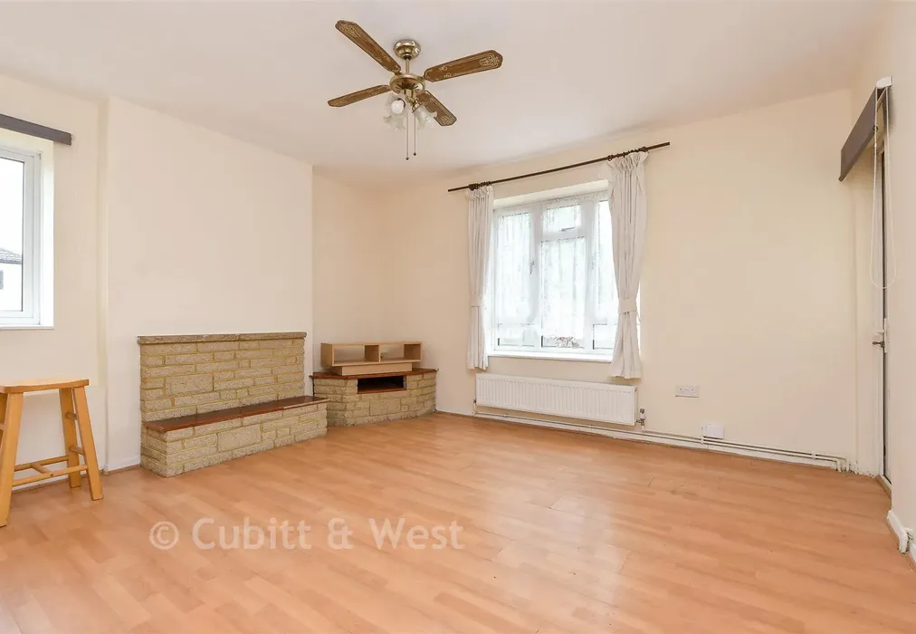 Lounge/Diner - Radstock Way, Merstham, Surrey - Wards of Kent