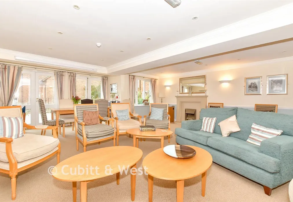 Communal Lounge - Queens Street, Arundel, West Sussex - Wards of Kent