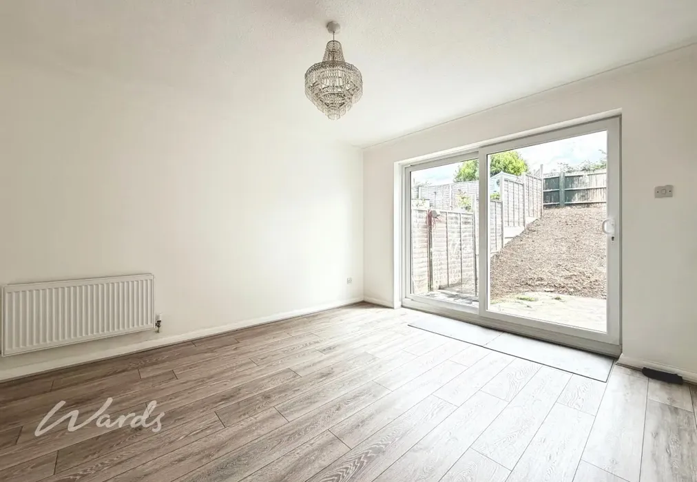 Lounge - Richmond Drive Gravesend DA12 - Wards of Kent