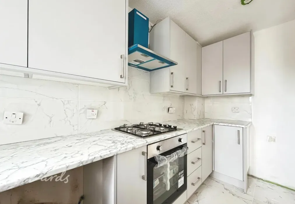 Kitchen - Richmond Drive Gravesend DA12 - Wards of Kent