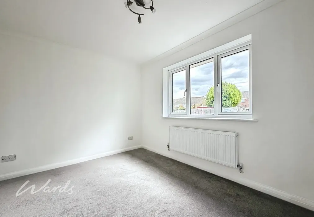 Bedroom 1 - Richmond Drive Gravesend DA12 - Wards of Kent