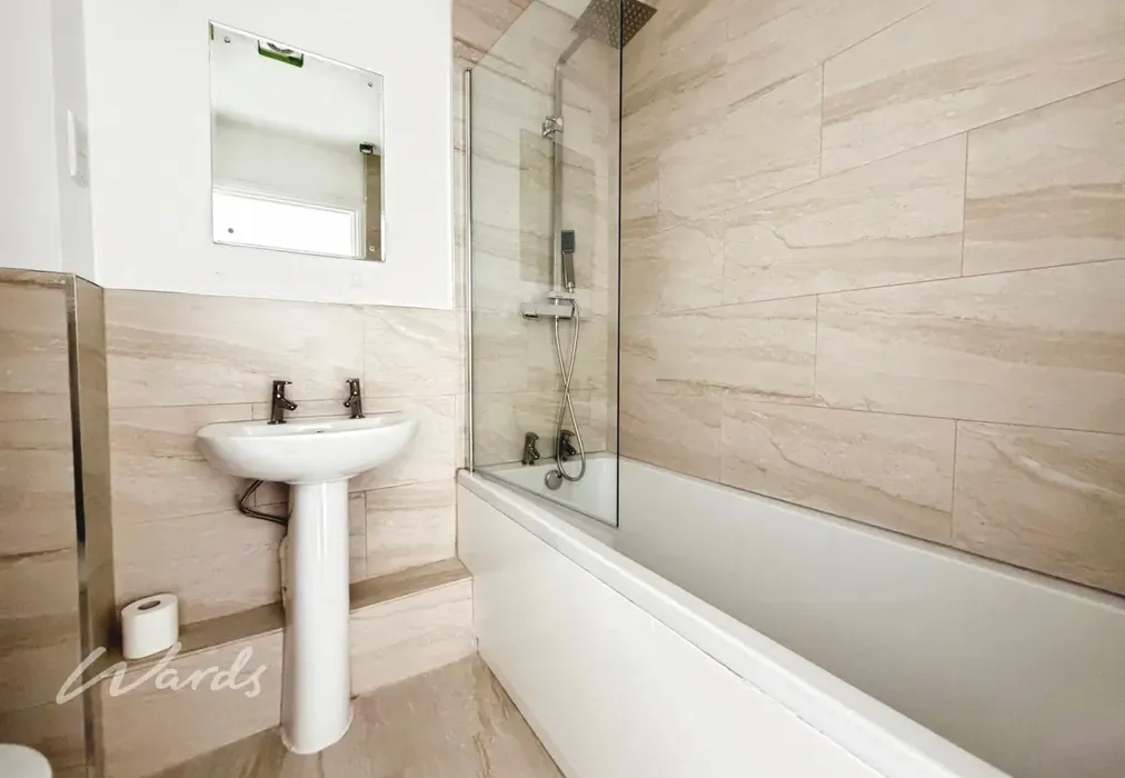 Bathroom - Richmond Drive Gravesend DA12 - Wards of Kent