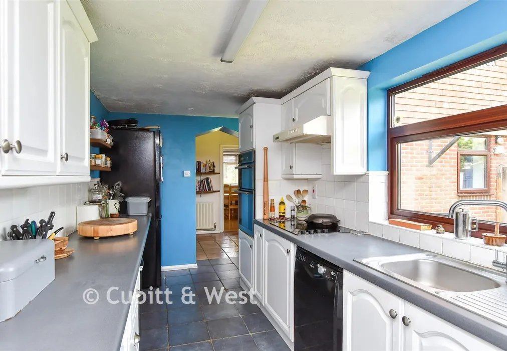 Kitchen - Weald View, Barcombe, Lewes, East Sussex - Wards of Kent