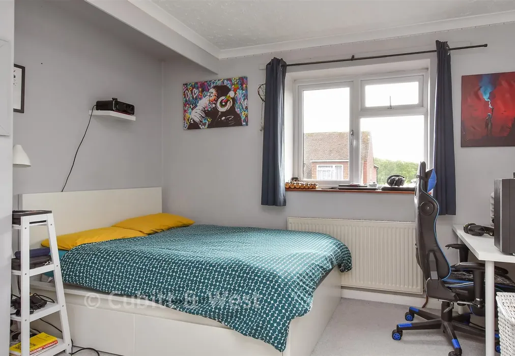 Bedroom 2 - Weald View, Barcombe, Lewes, East Sussex - Wards of Kent