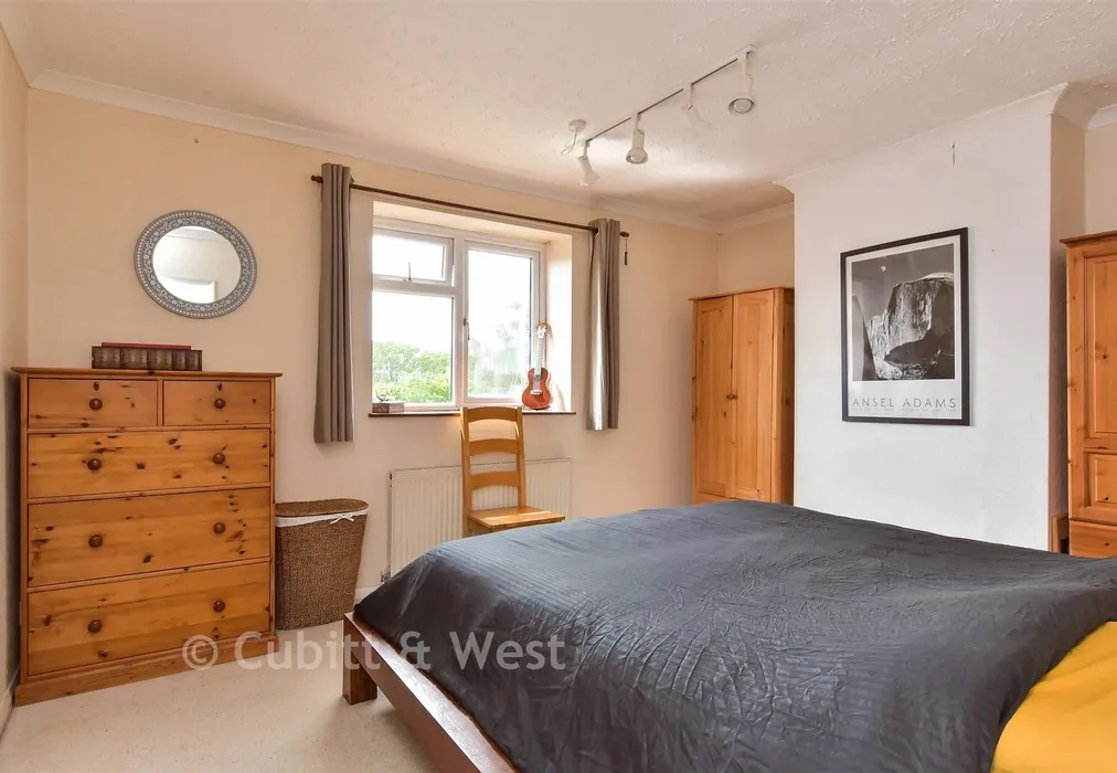 Bedroom 1 - Weald View, Barcombe, Lewes, East Sussex - Wards of Kent