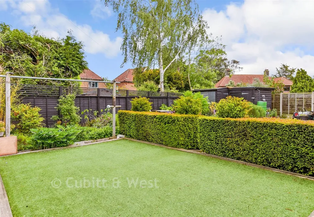 Rear Garden - Weald View, Barcombe, Lewes, East Sussex - Wards of Kent