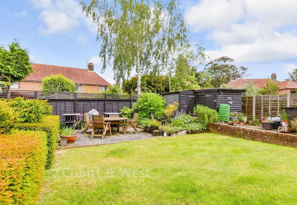 Rear Garden - Weald View, Barcombe, Lewes, East Sussex - Wards of Kent