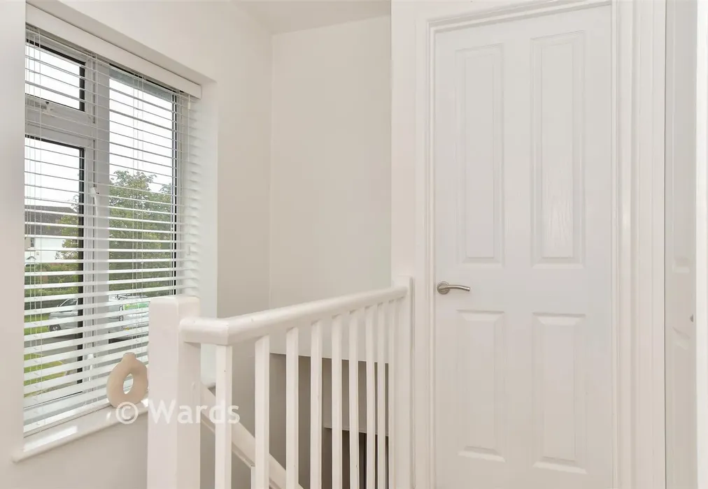 Internal Lifestyle Photograph - Greenside, High Halden, Ashford, Kent - Wards of Kent