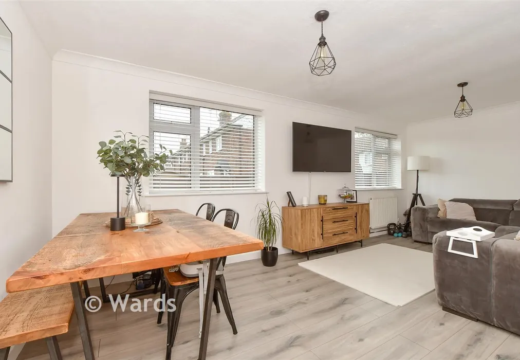 Lounge - Greenside, High Halden, Ashford, Kent - Wards of Kent
