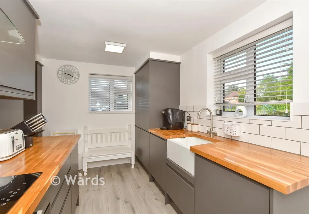 Kitchen Area - Greenside, High Halden, Ashford, Kent - Wards of Kent