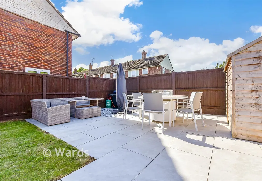 Patio / Decking - Greenside, High Halden, Ashford, Kent - Wards of Kent