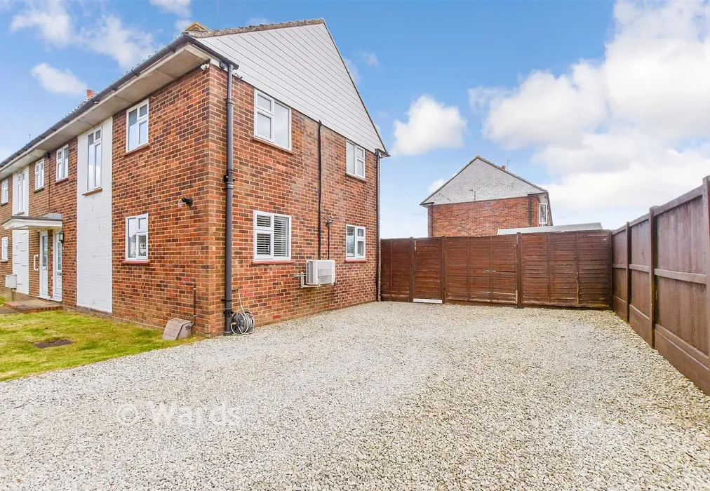 Driveway/Parking - Greenside, High Halden, Ashford, Kent - Wards of Kent