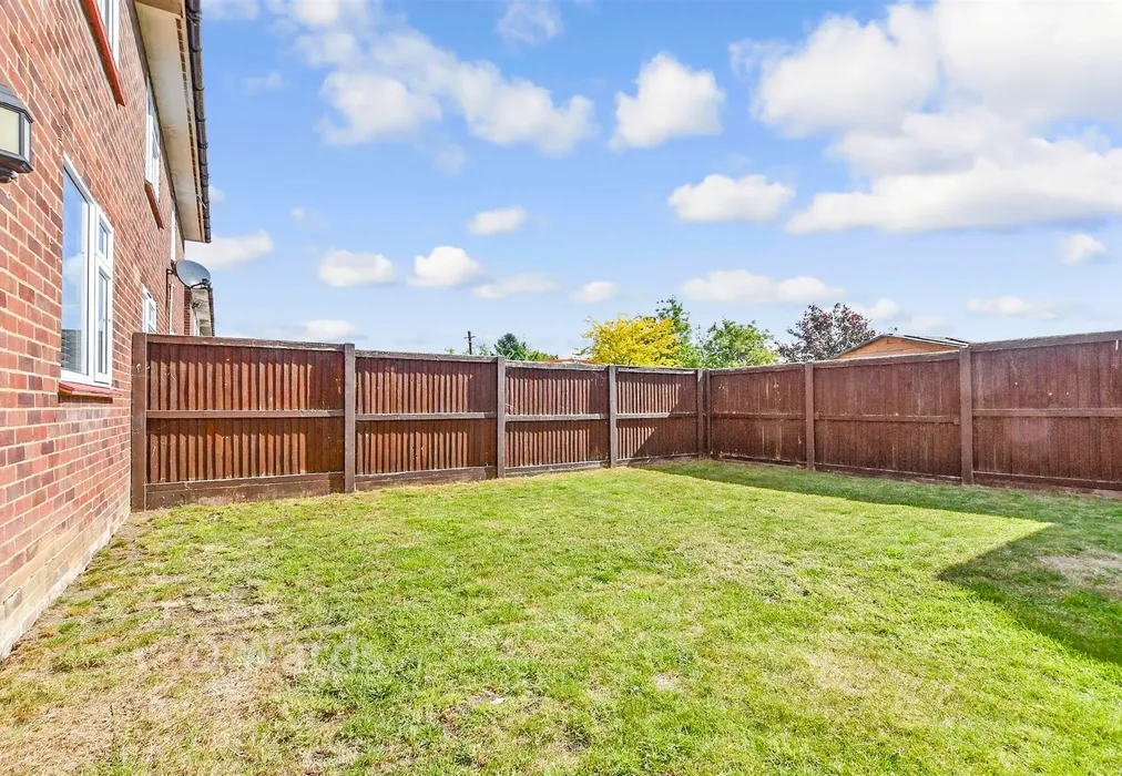 Rear Garden - Greenside, High Halden, Ashford, Kent - Wards of Kent