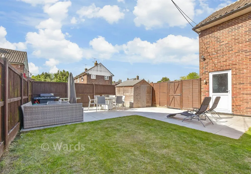 Rear Garden - Greenside, High Halden, Ashford, Kent - Wards of Kent
