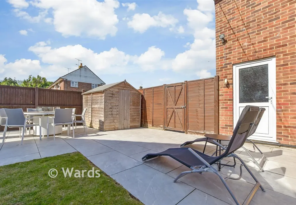 Patio / Decking - Greenside, High Halden, Ashford, Kent - Wards of Kent