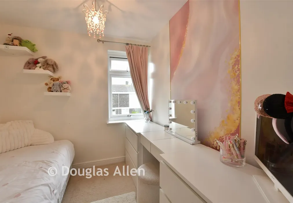 Bedroom 3 - Dordells, Basildon, Essex - Wards of Kent