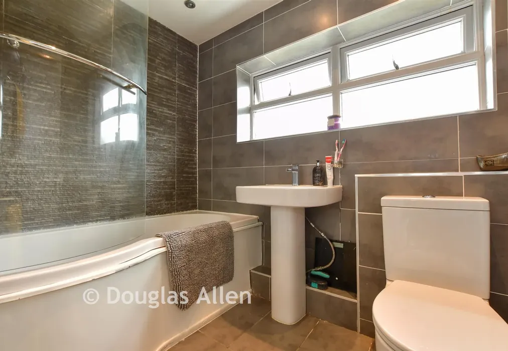 Bathroom - Dordells, Basildon, Essex - Wards of Kent