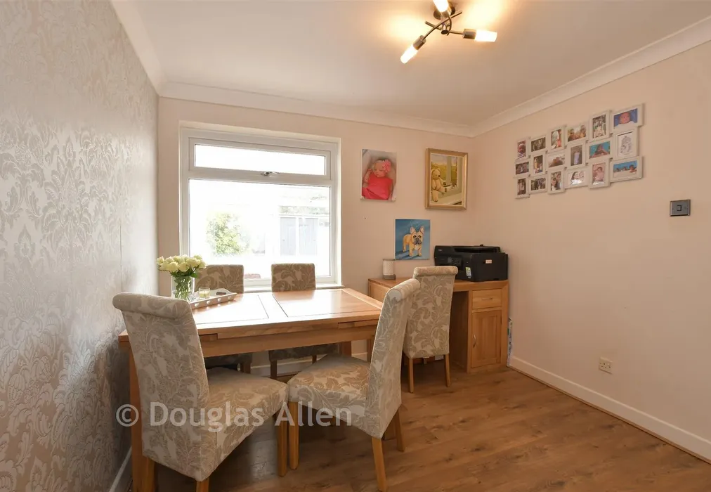 Dining Room - Dordells, Basildon, Essex - Wards of Kent