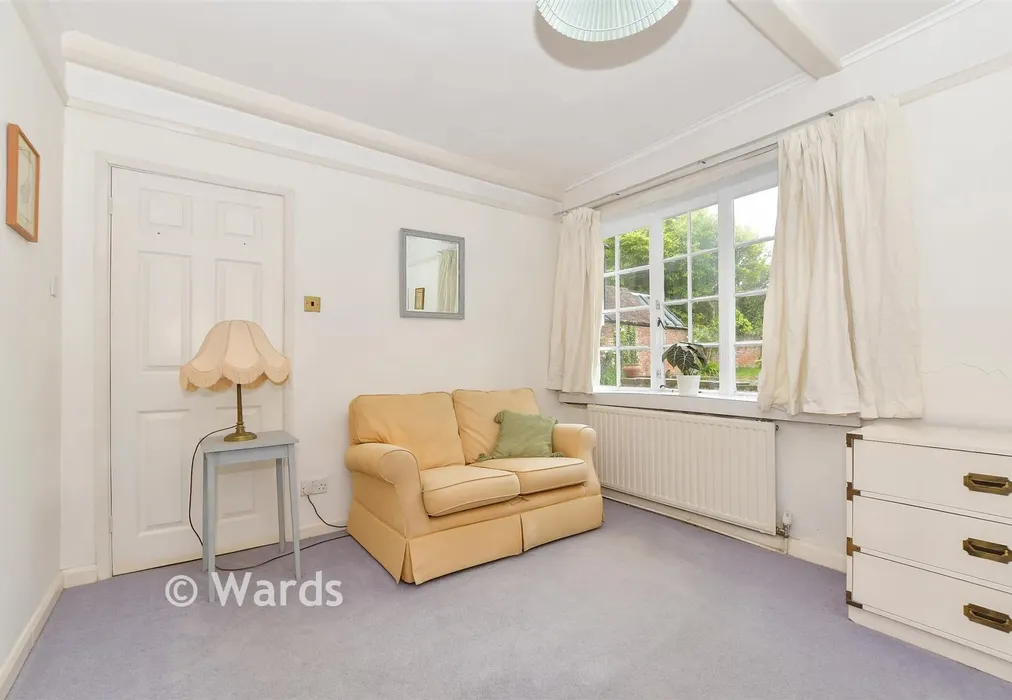 Bedroom 3/Dressing Area - West Cross, Tenterden, Kent - Wards of Kent