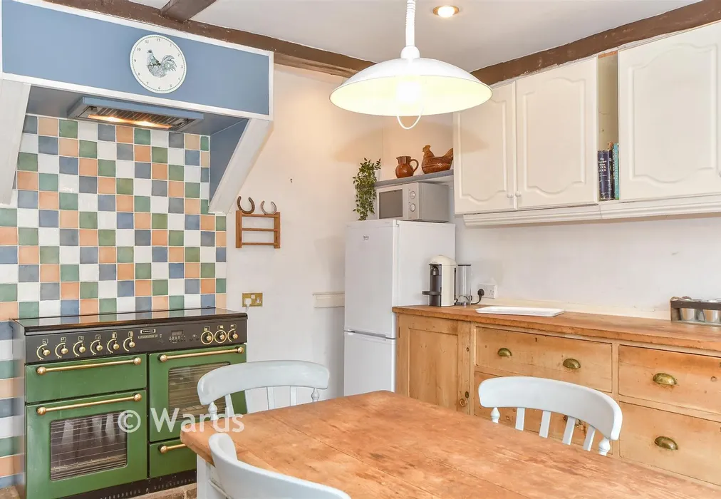 Internal Lifestyle Photograph - West Cross, Tenterden, Kent - Wards of Kent