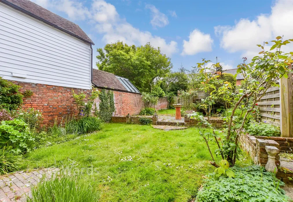 Rear Garden - West Cross, Tenterden, Kent - Wards of Kent