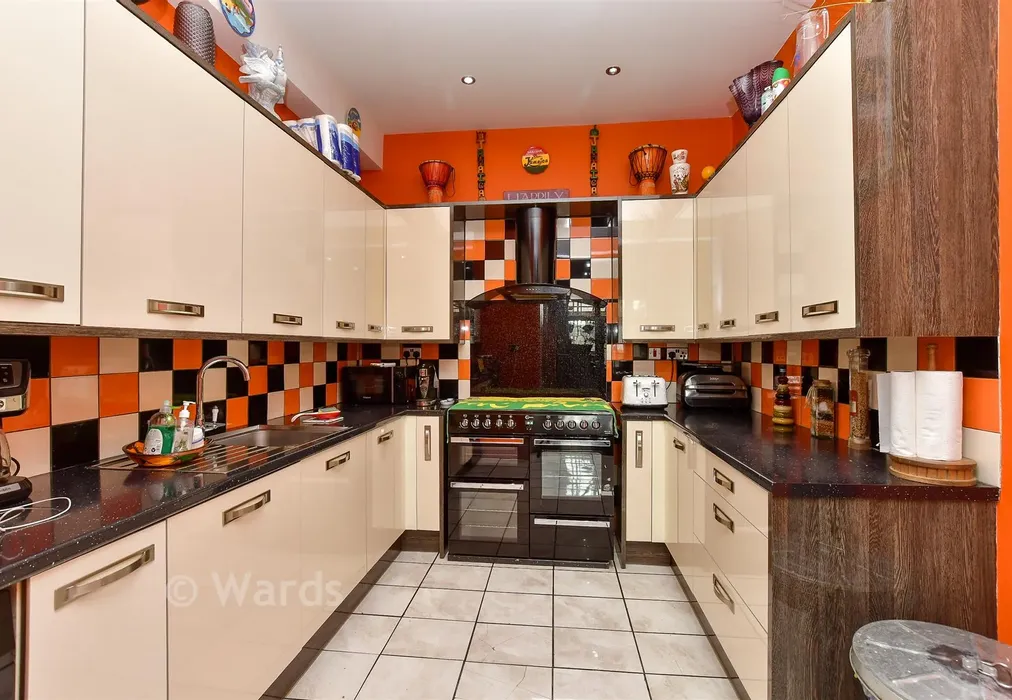 Kitchen - Rainham Road, Chatham, Kent - Wards of Kent