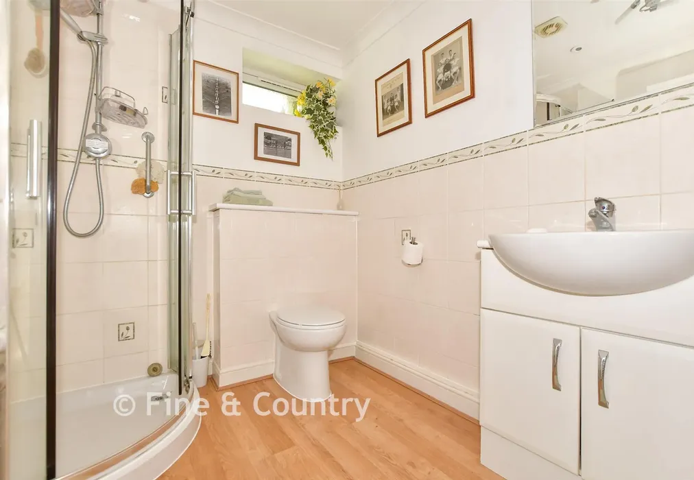 Shower Room - Hill Avenue, Shepherdswell, Kent - Wards of Kent