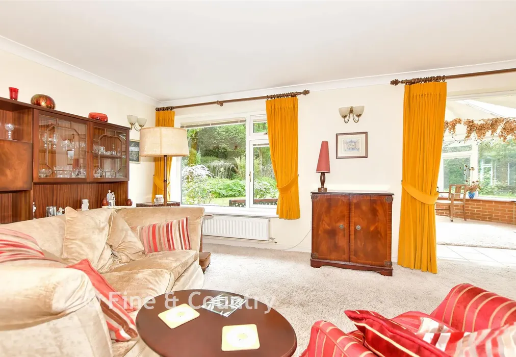 Sitting Room - Hill Avenue, Shepherdswell, Kent - Wards of Kent