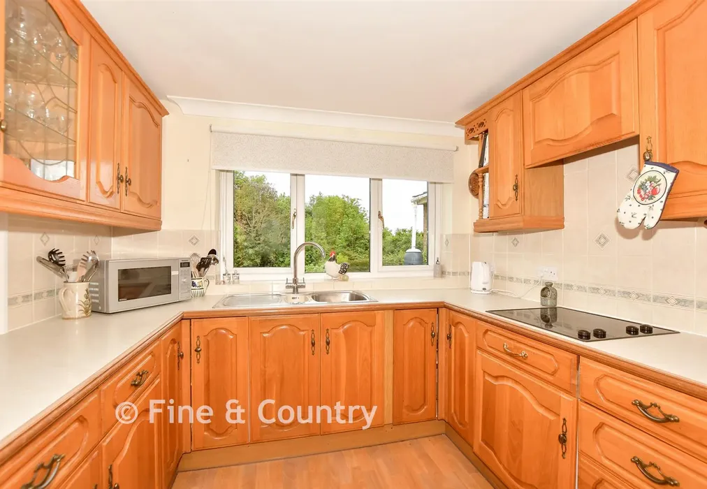 Kitchen - Hill Avenue, Shepherdswell, Kent - Wards of Kent