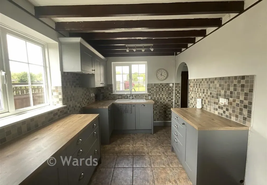 Kitchen - Thornden Lane, Rolvenden Layne, Rolvenden, Kent - Wards of Kent