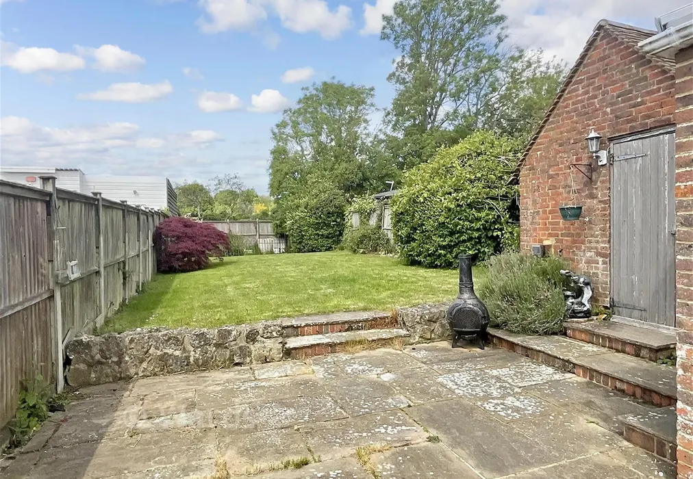 Rear Garden - Thornden Lane, Rolvenden Layne, Rolvenden, Kent - Wards of Kent