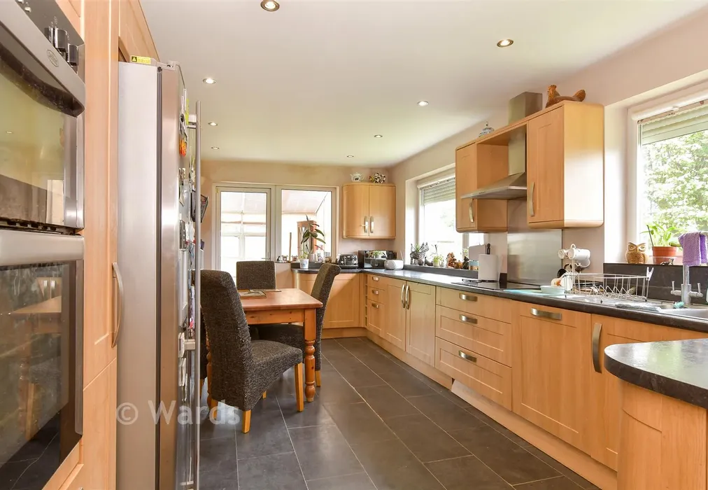 Kitchen/Diner - Minster Drive, Minster-On-Sea, Sheerness, Kent - Wards of Kent