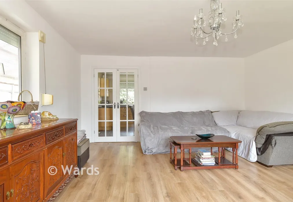 Lounge - Minster Drive, Minster-On-Sea, Sheerness, Kent - Wards of Kent